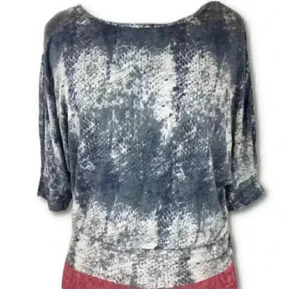 Mudd Womens Top Size Small Blue Gray SnakeSkin Print Dolman Y2k vintage - Picture 9 of 9